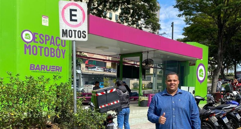 Vereador Guilherme Burcão volta a cobrar construção do ‘Espaço Motoboy’