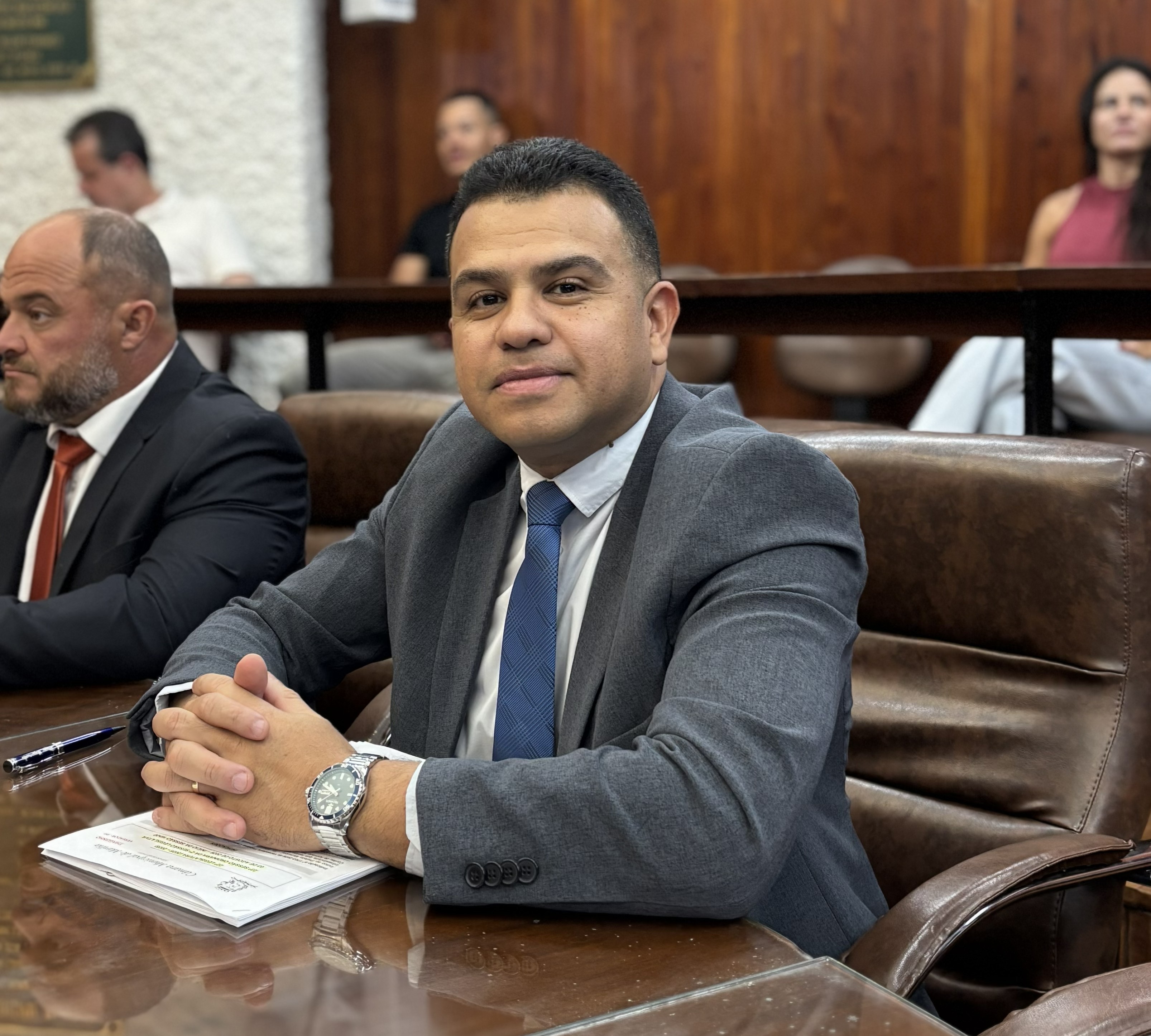 Vereador Thiaguinho quer realização de operação tapa-buracos no bairro Jardim Julieta