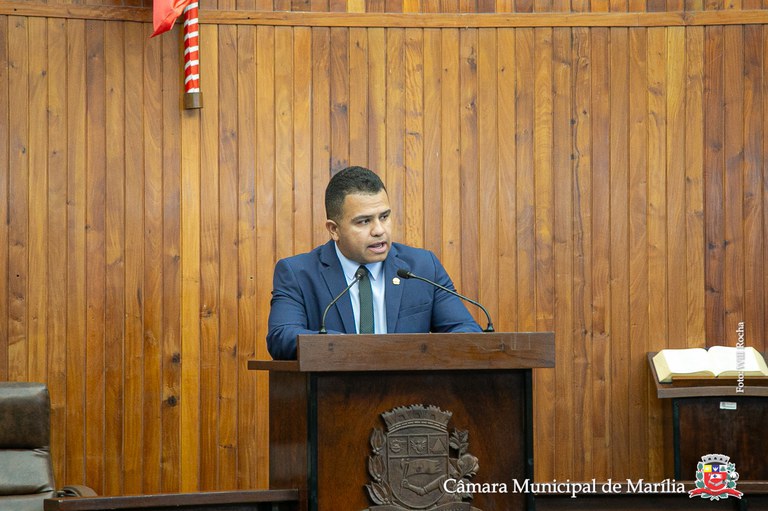 Vereador Thiaguinho reivindica área exclusiva para motoristas de aplicativo em locais com grande fluxo de pessoas