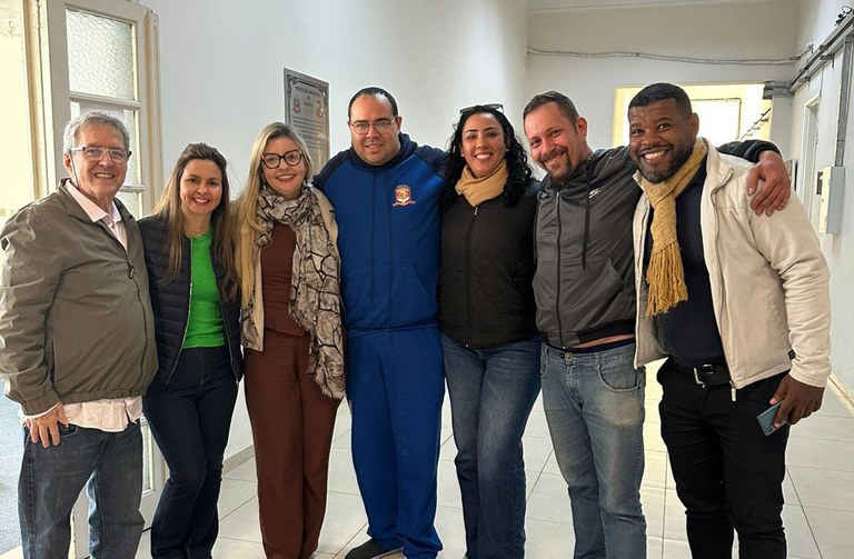 Vereadora Fabiana Camarinha conquista espaço para Associação dos Surdos
