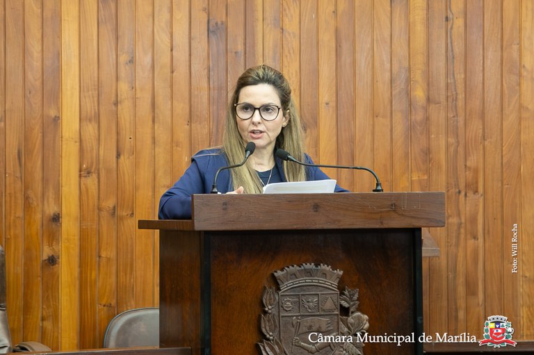 Vereadora Fabiana Camarinha quer intérprete de Libras em comunicados sobre amea
