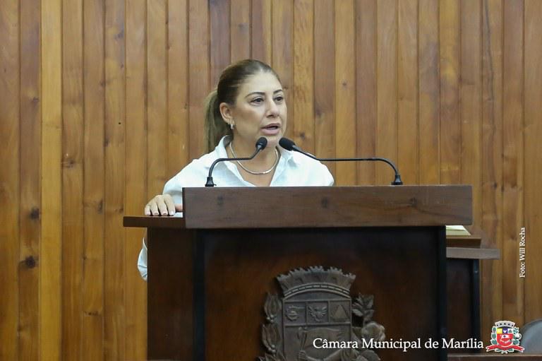 Vereadora Professora Daniela aponta necessidade de construção de Cemitério Pe