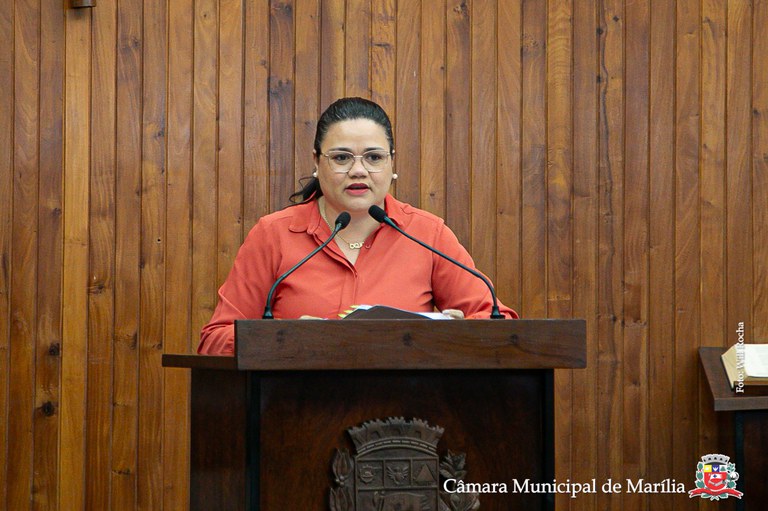 Vereadora Vânia Ramos cobra mais neurocirurgiões na rede e efetivação do CER 3
