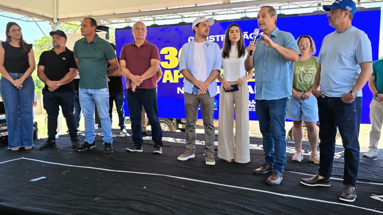 Vereadores acompanham autorização para a construção de moradias no Aniz Badra