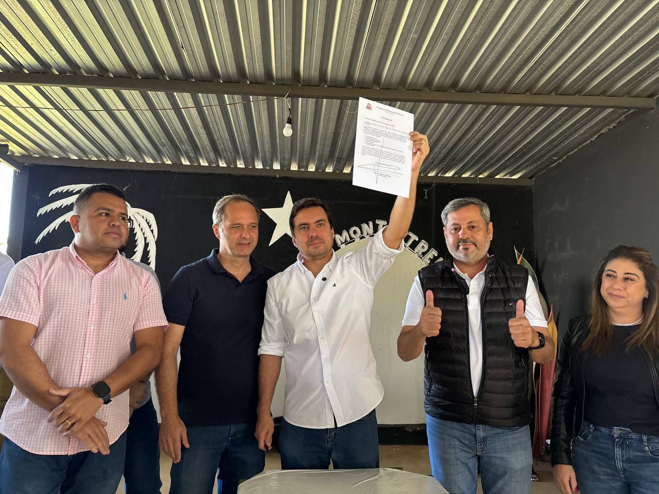 Vereadores acompanham início da pavimentação asfáltica da avenida Luiz Toffoli