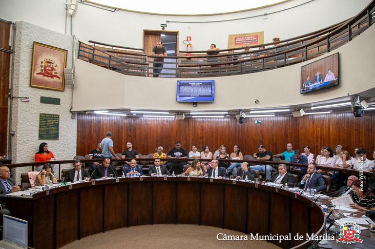 Vereadores analisam quatro projetos em pauta na sessão desta segunda-feira