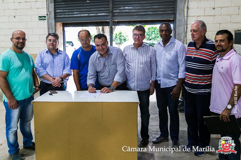 Vereadores auxiliam na condução de acordo para reinício das aulas no educandário Bento de Abreu