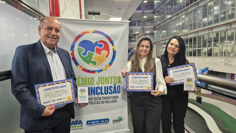 Vereadores de Marília recebem prêmio na Alesp pelo trabalho de inclusão social