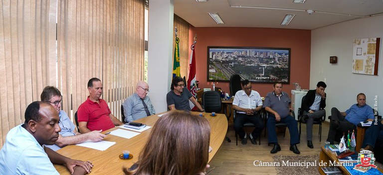 Vereadores e Acim discutem a nova zona azul  e Lei do rebaixamento de guias com Prefeitura