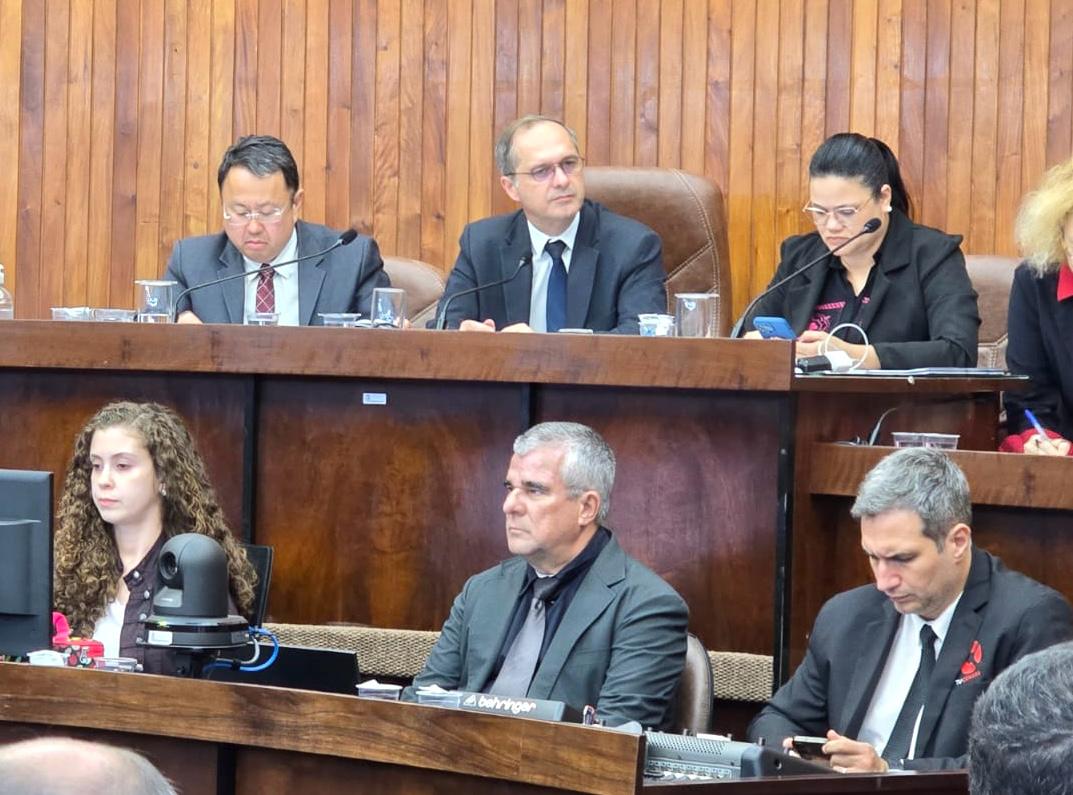 Vereadores votam obrigatoriedade da divulgação de benefícios funerários e incentivo a denúncia de maus-tratos a animais 
