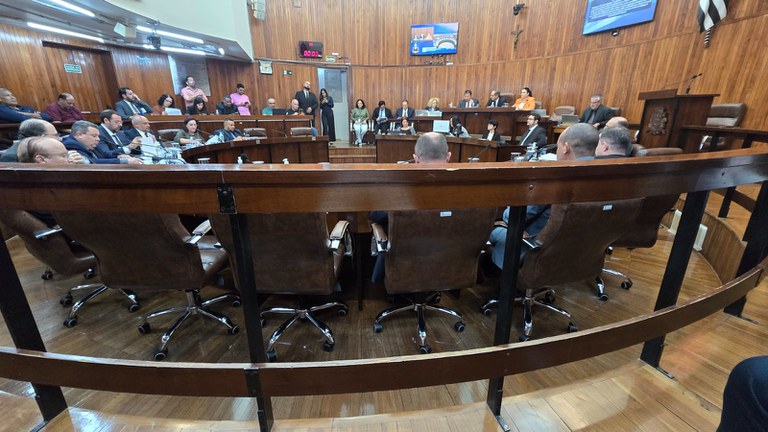 Vereadores votam reajuste para empregados da Fumes e contratação de crédito para investimentos
