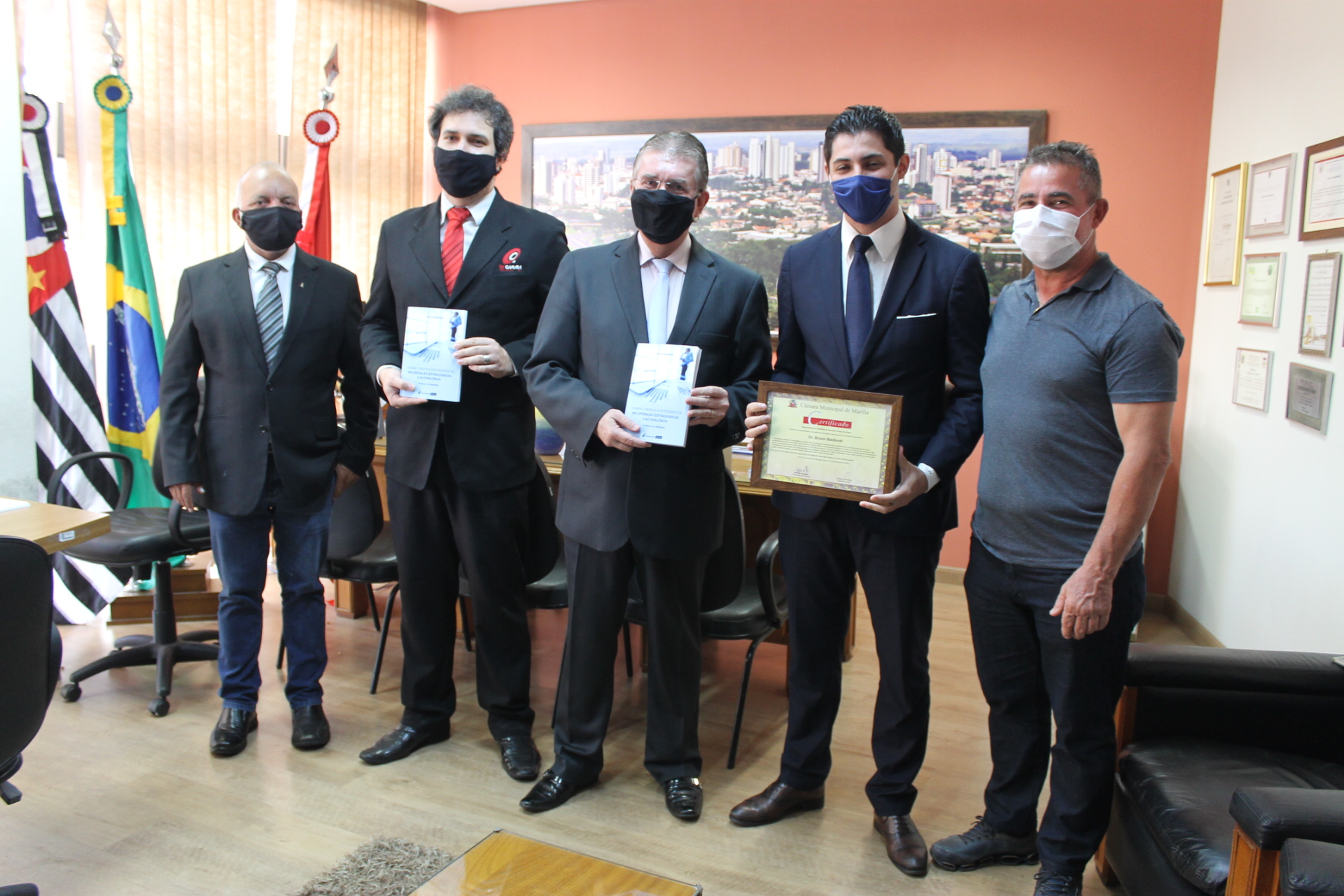 Vice-presidente do Legislativo Cícero do Ceasa homenageia o jovem advogado Bruno Baldinoti