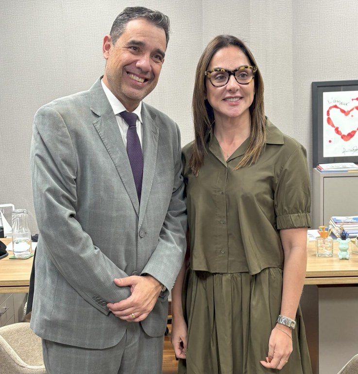 Visita do Professor Galdino à deputada Ana Carolina Serra reforça parcerias  em prol da cidade